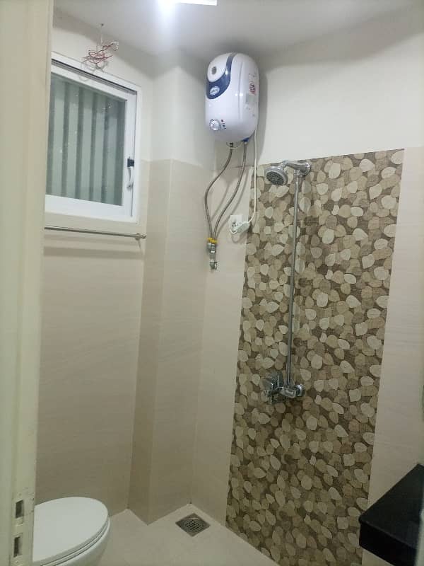 1 BED FULLY LUXURY NON FURNISH IDEAL LOCATION EXCELLENT FLAT FOR RENT IN BAHRIA TOWN LAHORE 14