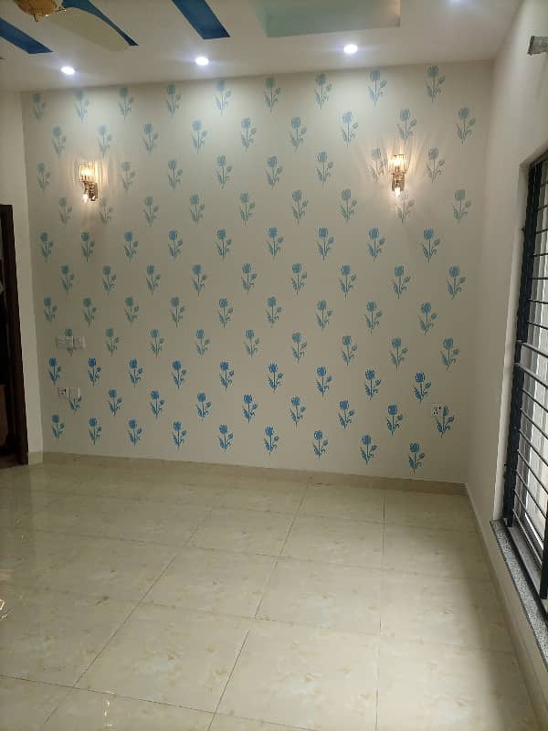 10 MARLA LIKE NEW HOUSE AVAILABLE FOR RENT ON PRIME LOCATION IN BAHRIA TOWN LAHORE 28