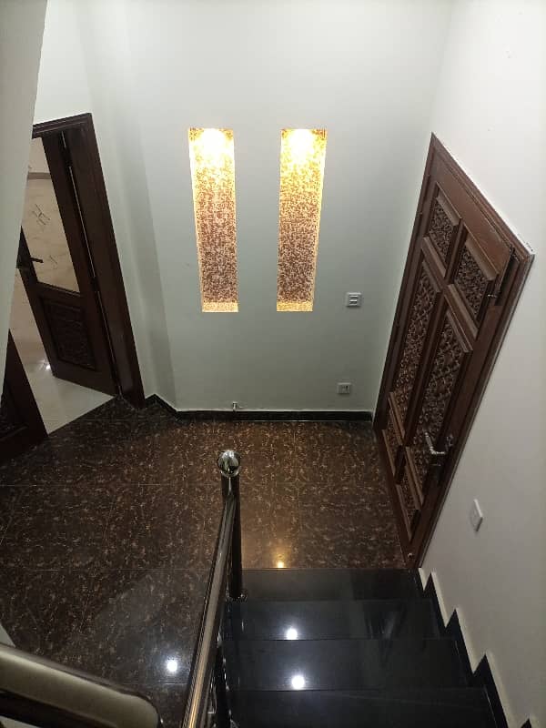 10 MARLA LIKE NEW HOUSE AVAILABLE FOR RENT ON PRIME LOCATION IN BAHRIA TOWN LAHORE 29