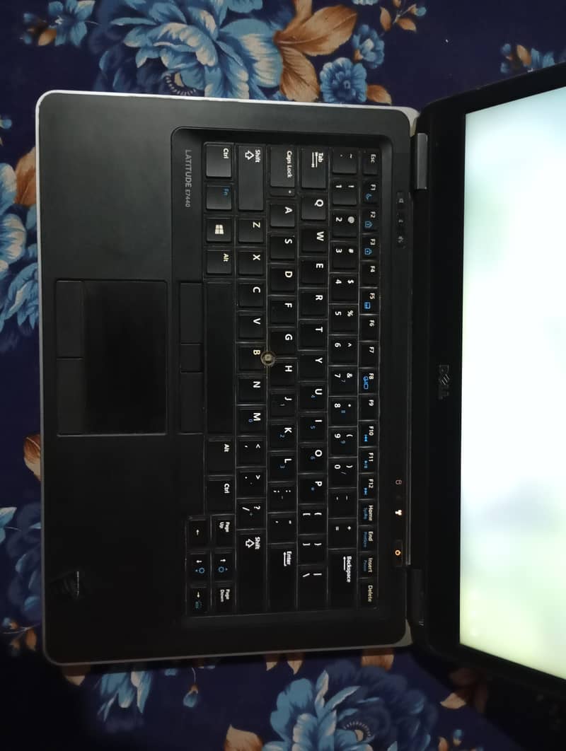 i7 4th generation Dell latitude 7440 light keyboard 3