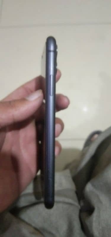 iPhone 11 all ok 64GB non PTA 5