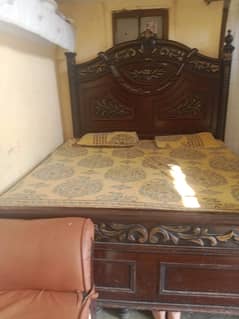 Bed. dressing side table