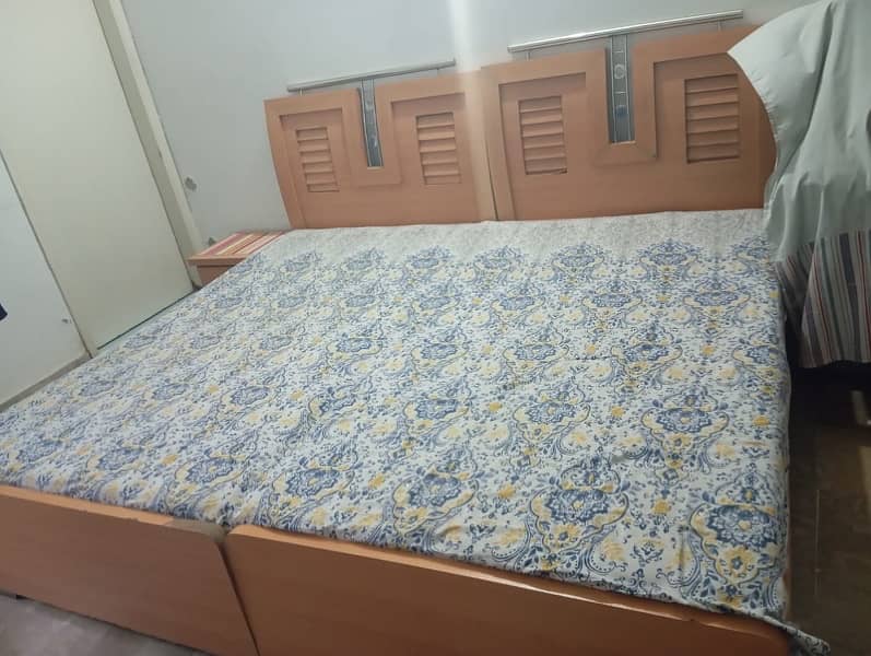 2 single bed with mattress 0