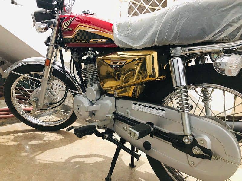 Honda CG125 Gold Edition 1