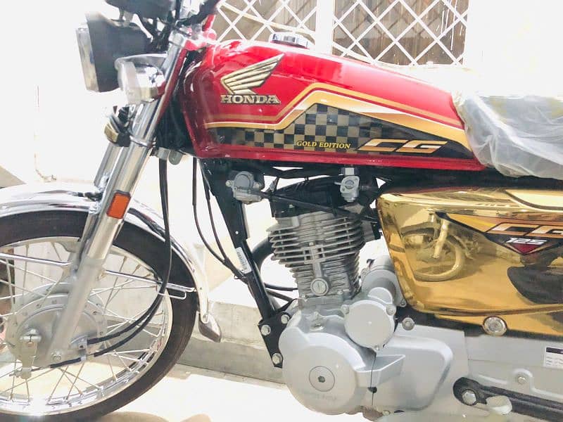 Honda CG125 Gold Edition 2