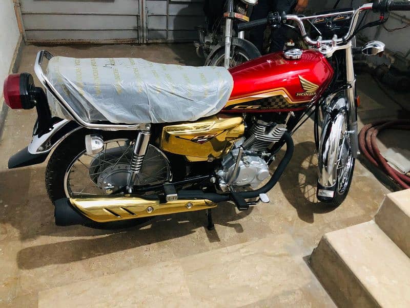 Honda CG125 Gold Edition 5