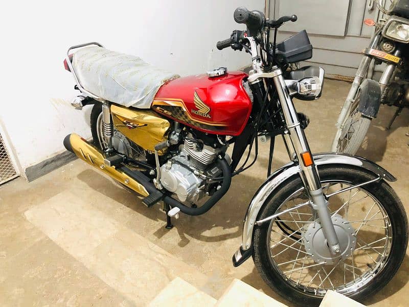 Honda CG125 Gold Edition 6