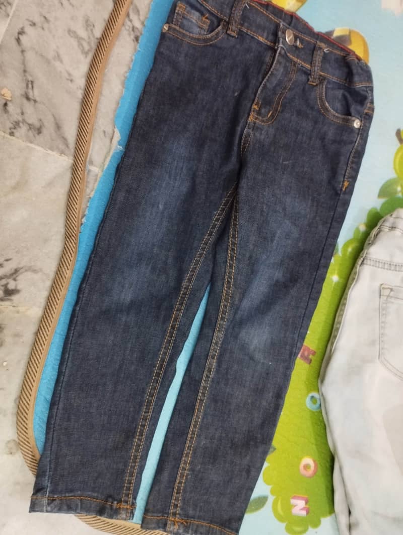 Boys Jeans. . . Size 5/6 years 0