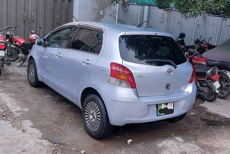 Toyota Vitz 2009 3