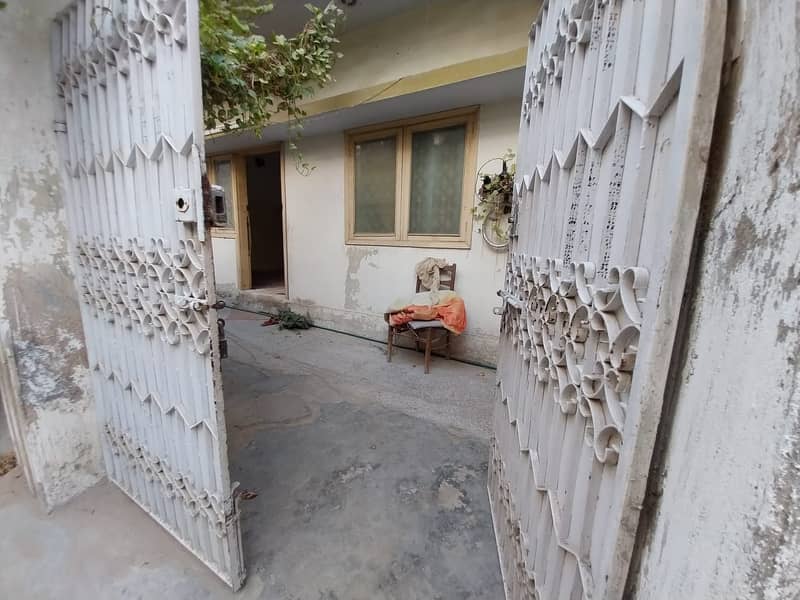 Bufferzone, Sec. 15-A/5(Gr+2)120 Sq yd House for Sale 1