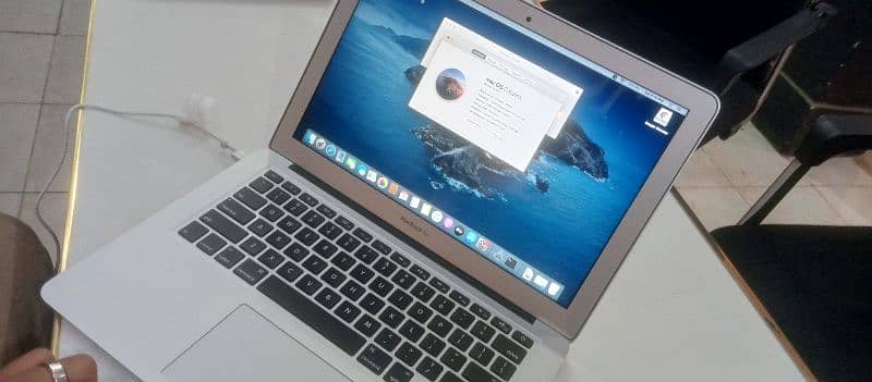 MacBook 2017 air. 10by10 0