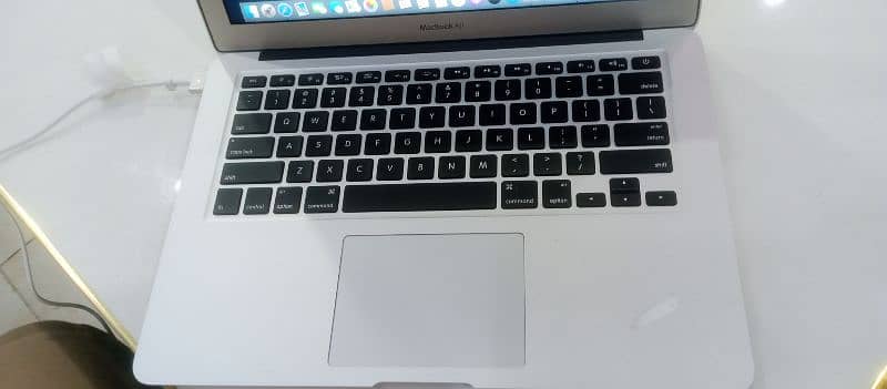 MacBook 2017 air. 10by10 2