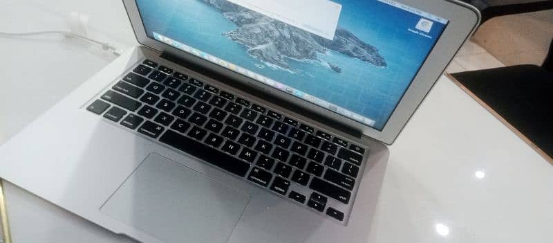 MacBook 2017 air. 10by10 4