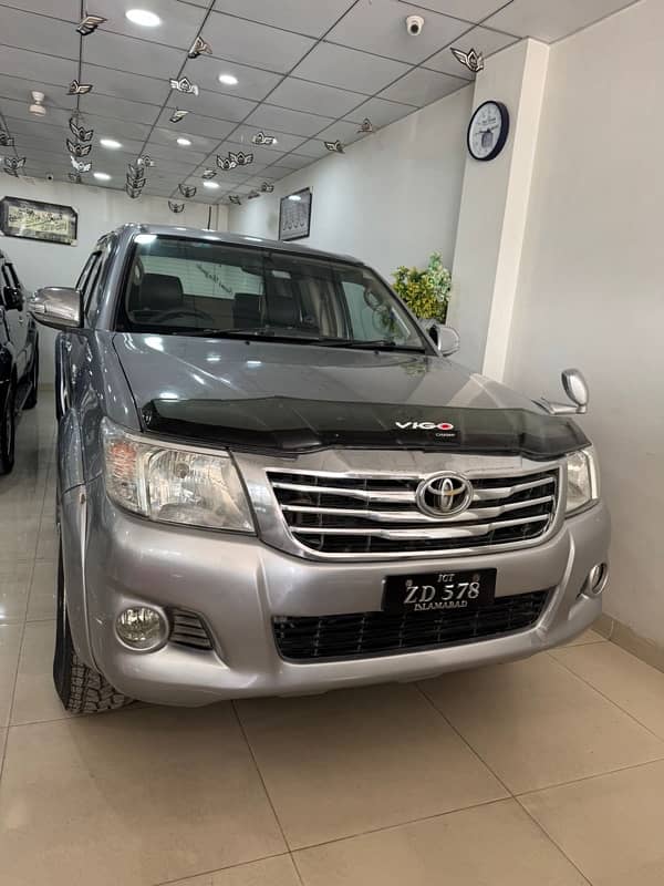 Toyota Hilux 2013 1