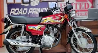 CSD se liya hai Honda 125  10 by 10 condition full and final 235000