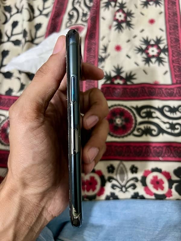 iPhone 11 Pro 256GB PTA APPROVED dual sim 5