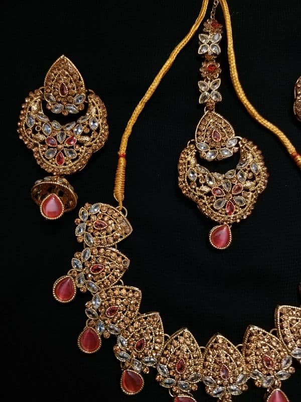 JEWELLERY STONE SET 1