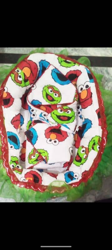 baby sleeping Nest in new condition best thing for kids 1