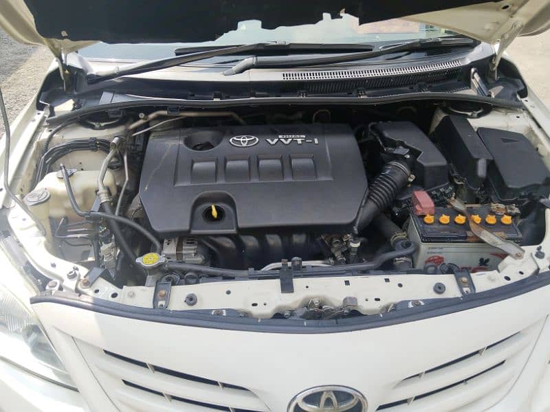 Toyota Corolla Altis 2013 4