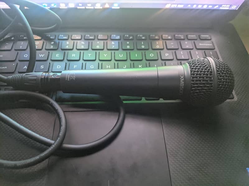 2x Behringer XM8500 Dynamic Mics 2