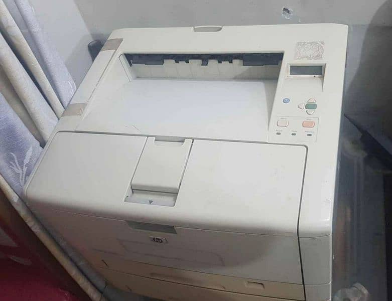 LaserJet 5200 1