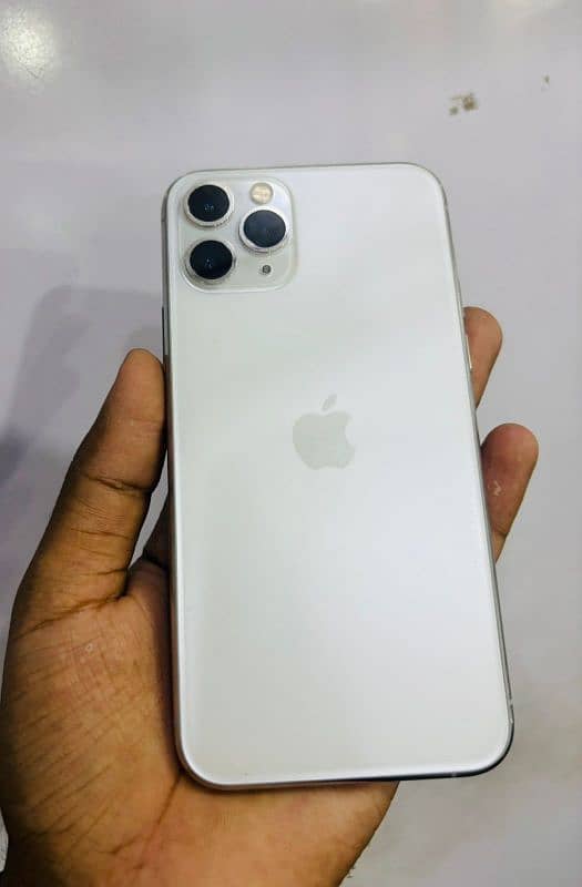 Iphone 11 Pro  pta approved 03289203346. . 1