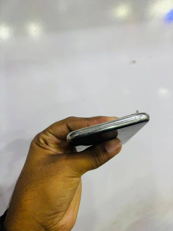 Iphone 11 Pro  pta approved 03289203346. . 2