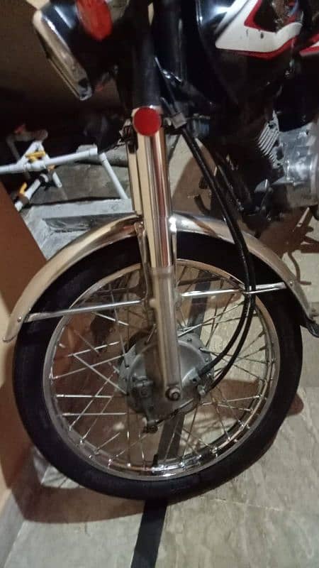 honda125  2015.    contect nomb 03009229279 4