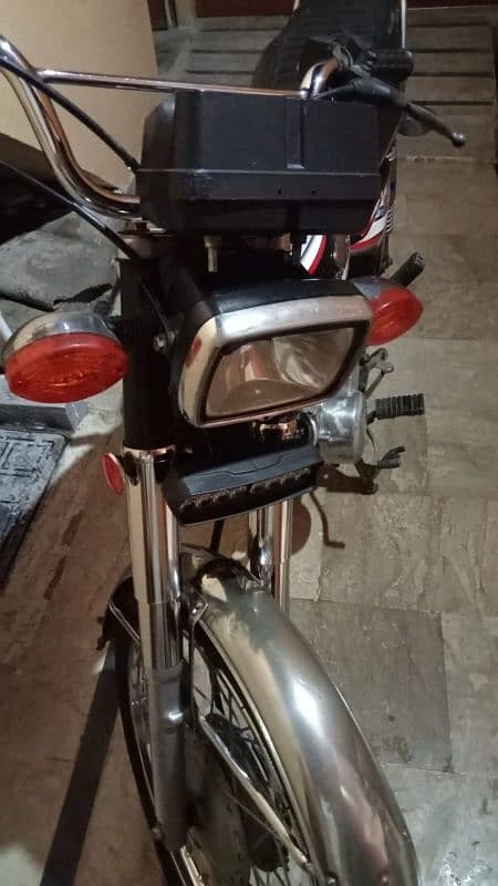 honda125  2015.    contect nomb 03009229279 7