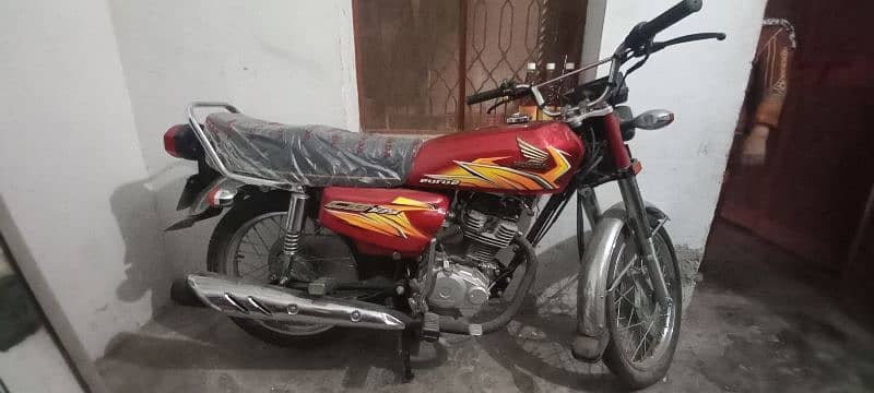 Honda 125 New seal packed bike 2