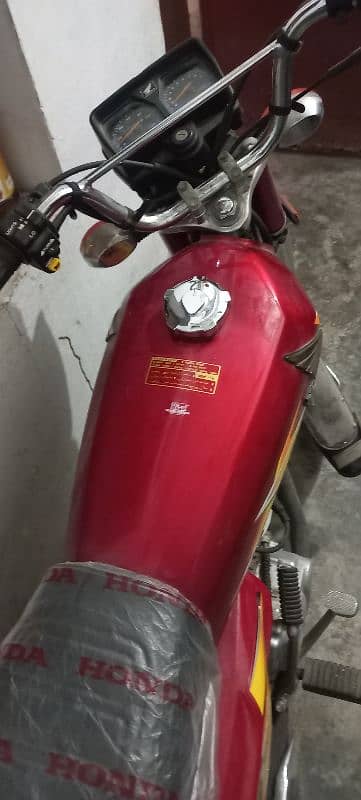 Honda 125 New seal packed bike 6