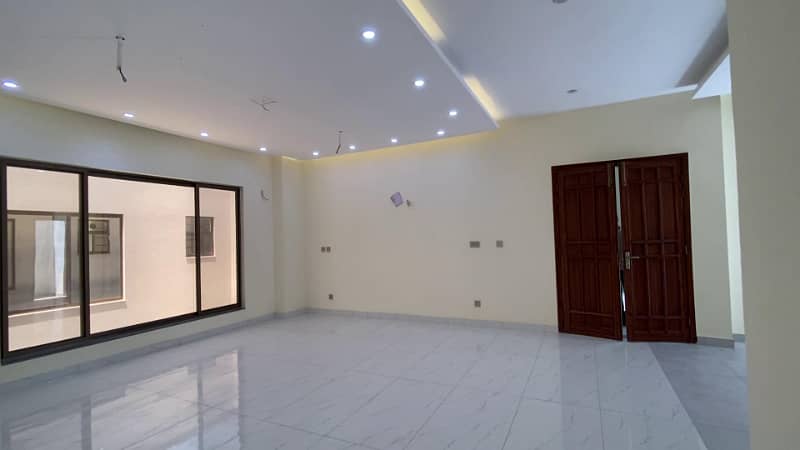 250sq yd 4 & 5 Bedrooms Luxury Villa FOR SALE. Adjacent to Jinnah Avenue, Easy access to Entrance facing GRAND MOSQUE. All facilities nearby and utilities present. 8