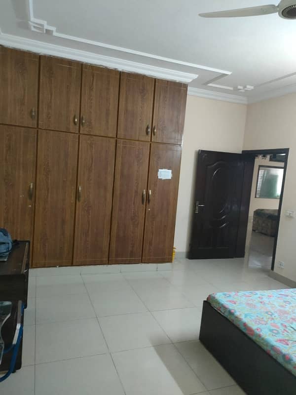 1 kanal Upper Portion Available In Abdalian Society Near By UCP University And Shoukat Khanam 11