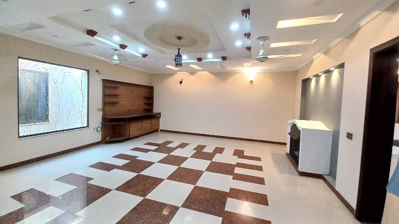 1 kanal Upper Portion Available In Abdalian Society Near By UCP University And Shoukat Khanam 5