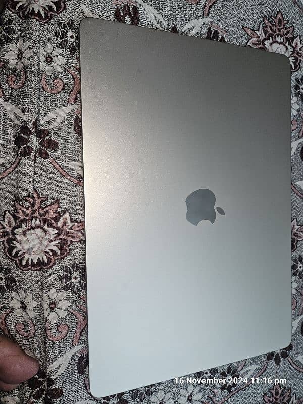 Apple MacBook Air- M2 2023 3