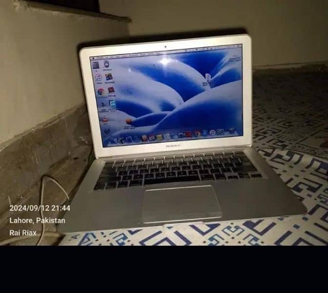 MacBook Air 2008 (Laptop) 1