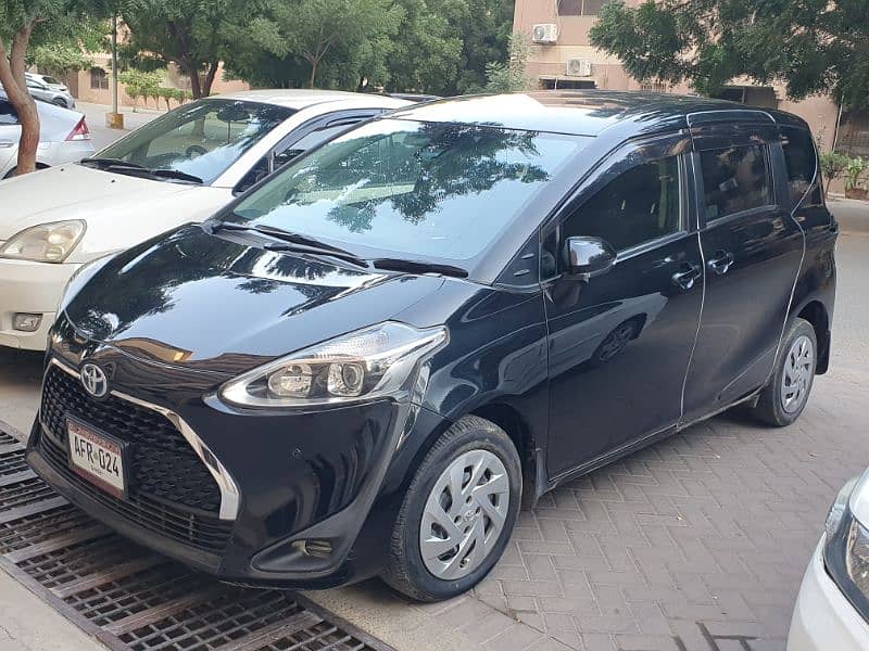 Toyota Sienta 2019 1