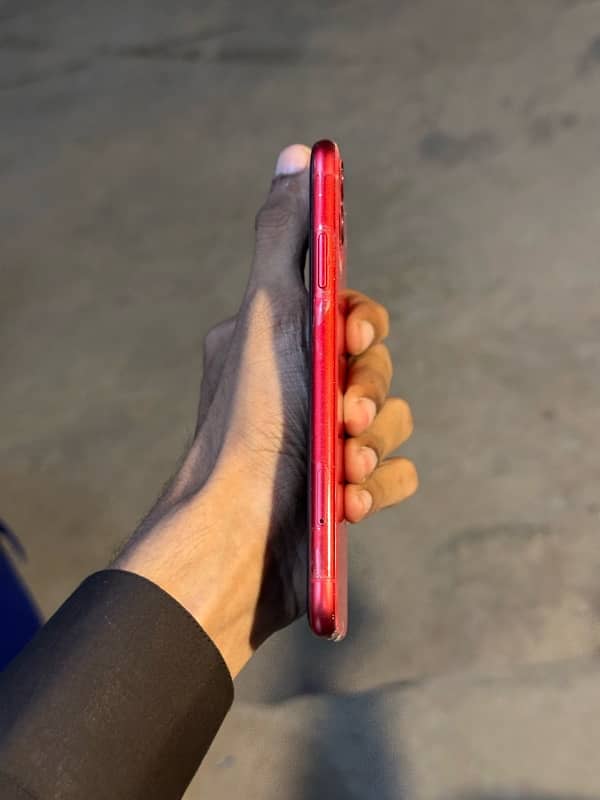 IPHONE 11 RED EDITION 5