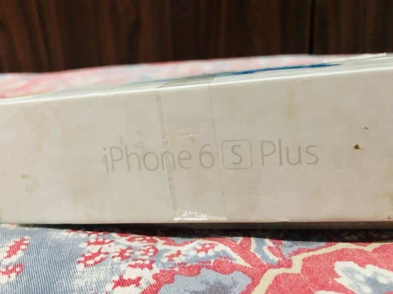 IPHONE 6s PLUS OFFICIAL PTA APPROVED 128 GB WITH BOX ONLY TOUCH ISSUE 4