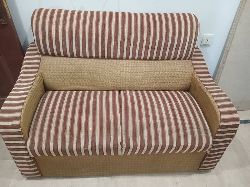 7 seater Beautiful & comfortable sofa set, Wooden 2