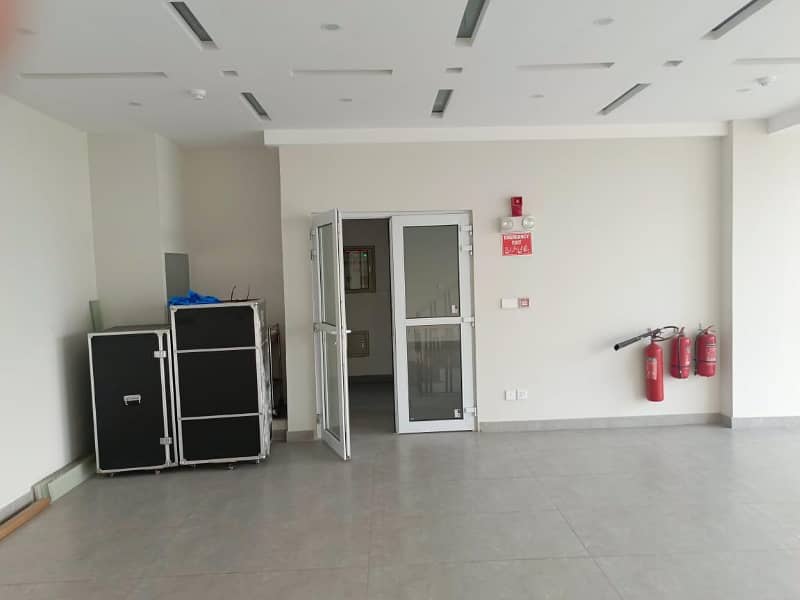 4 Marla 3rd Floor Office With Elevator For Rent In DHA Phase 6 Main Boulevard, Lahore. 11