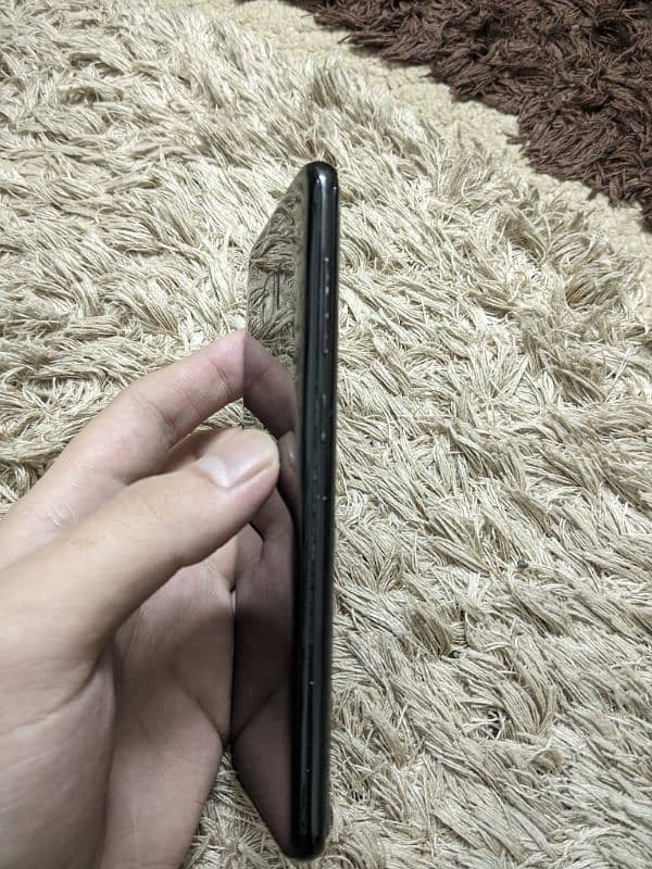 Samsung S8 Pta Approved (minor glass crack) 4