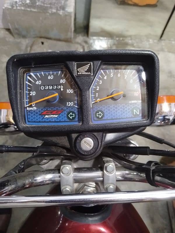 Honda 125 SE Crome Edition Self Start 3