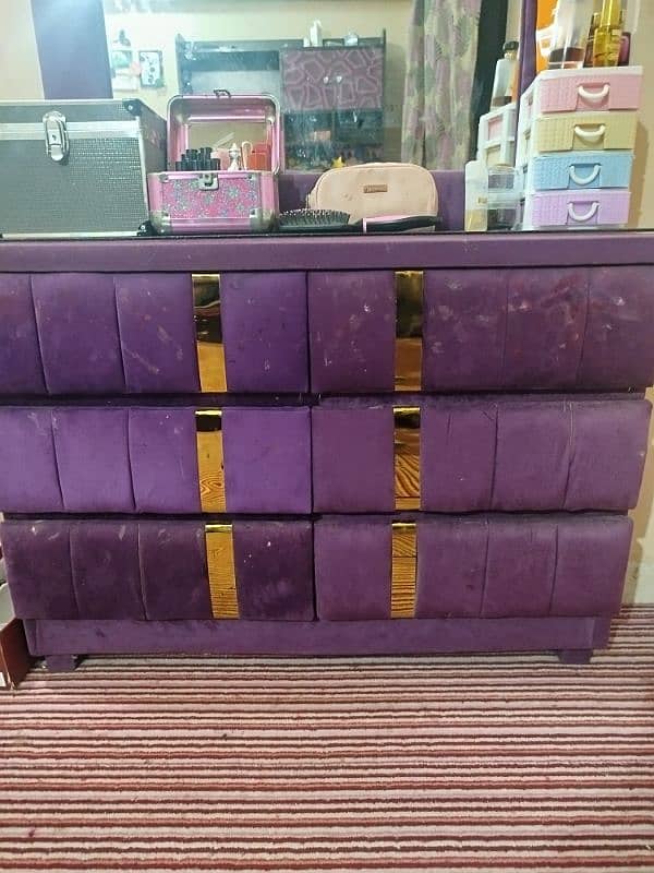 single bed with molty foam mattress or dressing table like new 4