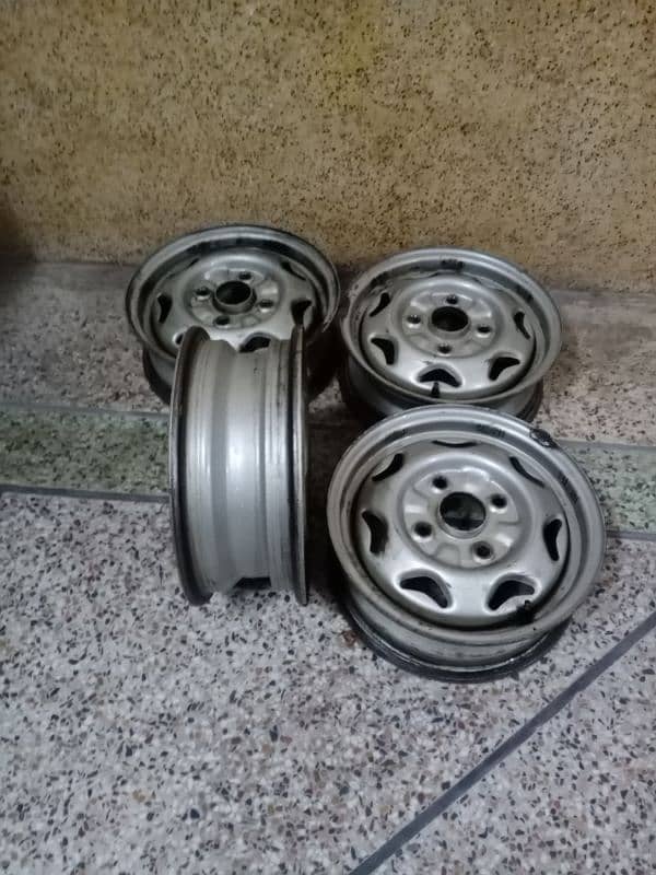 original suzuki Cultus Rim 13" good condition 1