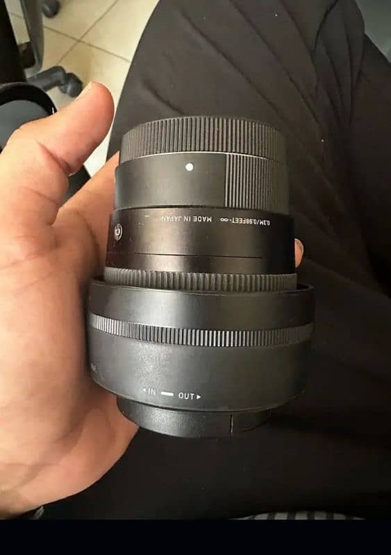 sony zv e 1.4k with sigma 30mm 1.4 condition 10/10 4