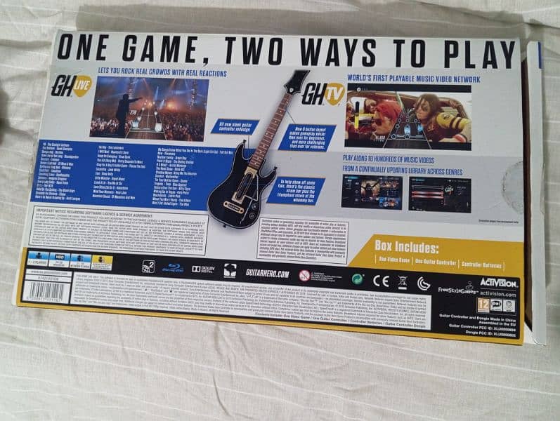 Guitar Hero Live Complete Bundle PS4. 1