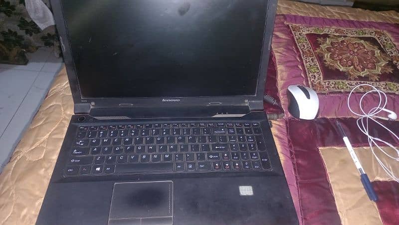 Lenovo B590 1