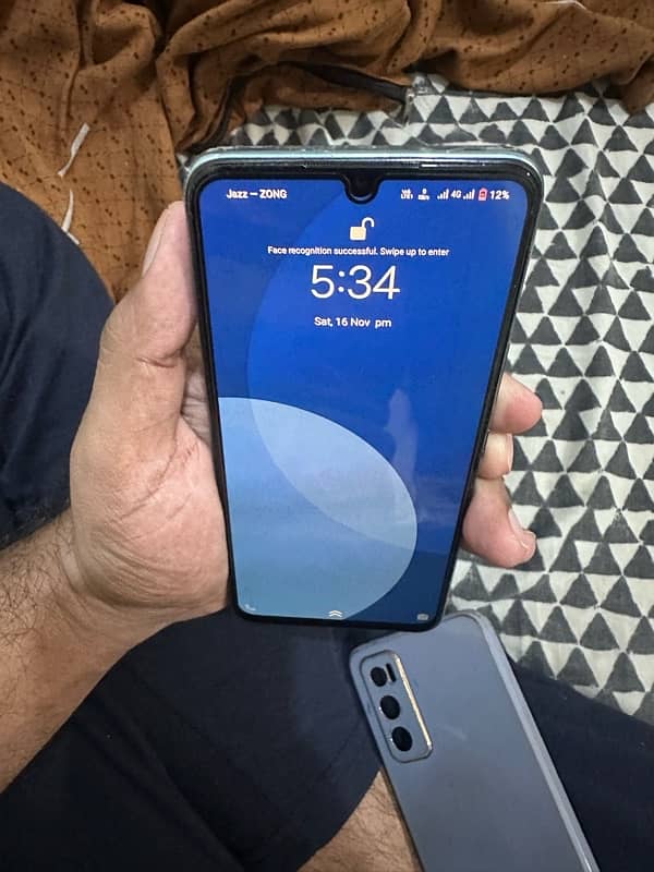 Vivo V20-SE available in best condition 7