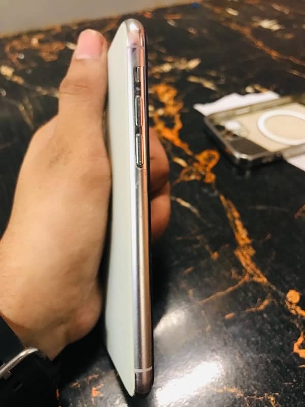 Iphone 11 Pro (Urgent For Sell) 2